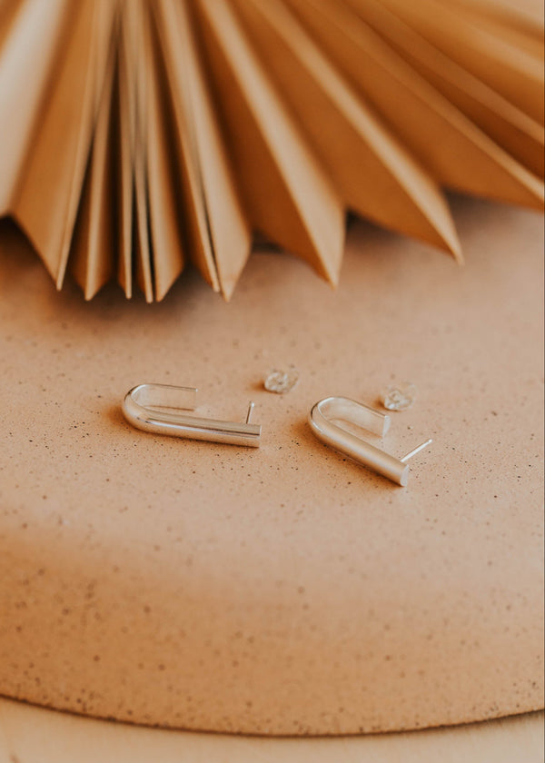 Leona Hoops