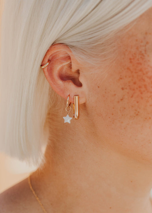 Leona Hoops