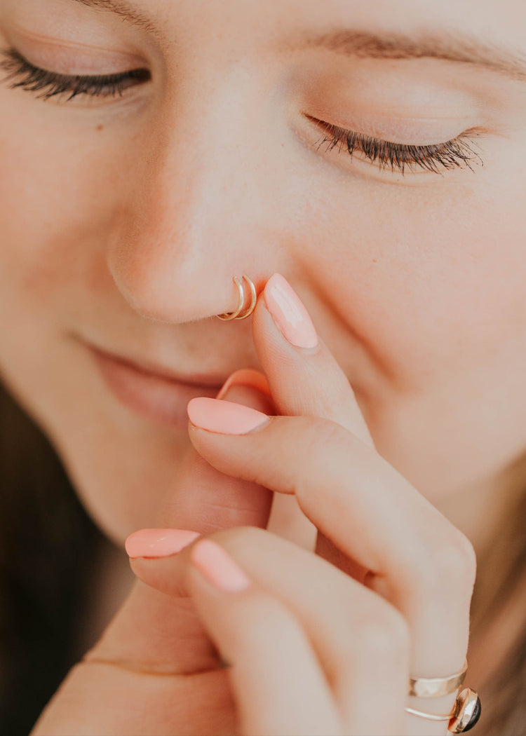 Tiny Twist Nose Ring