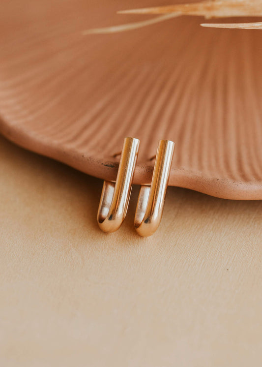 Leona Hoops