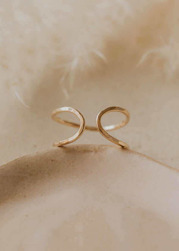 Revolve Ring